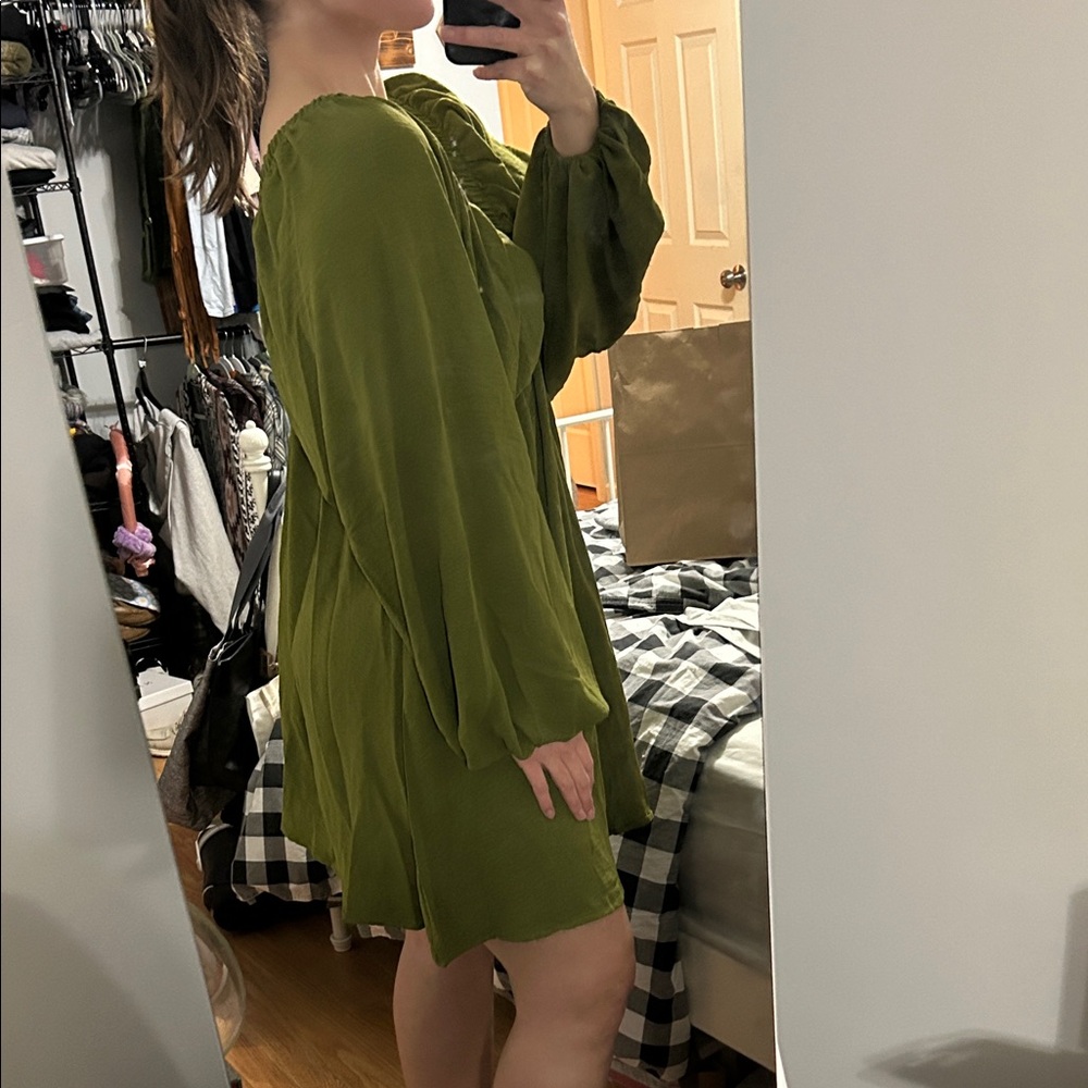 Fun Flowy Dress 🌱 - Picture 2 of 5